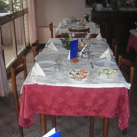 Hotel Marselli Rimini Bagian luar foto