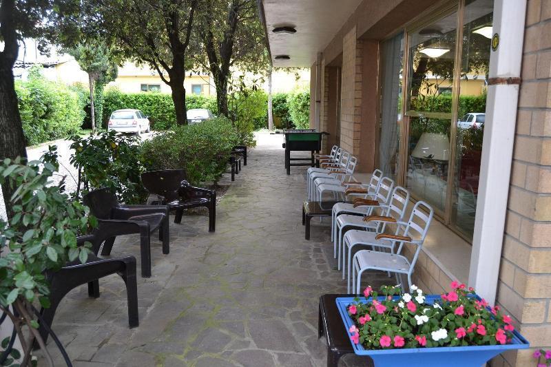 Hotel Marselli Rimini Bagian luar foto