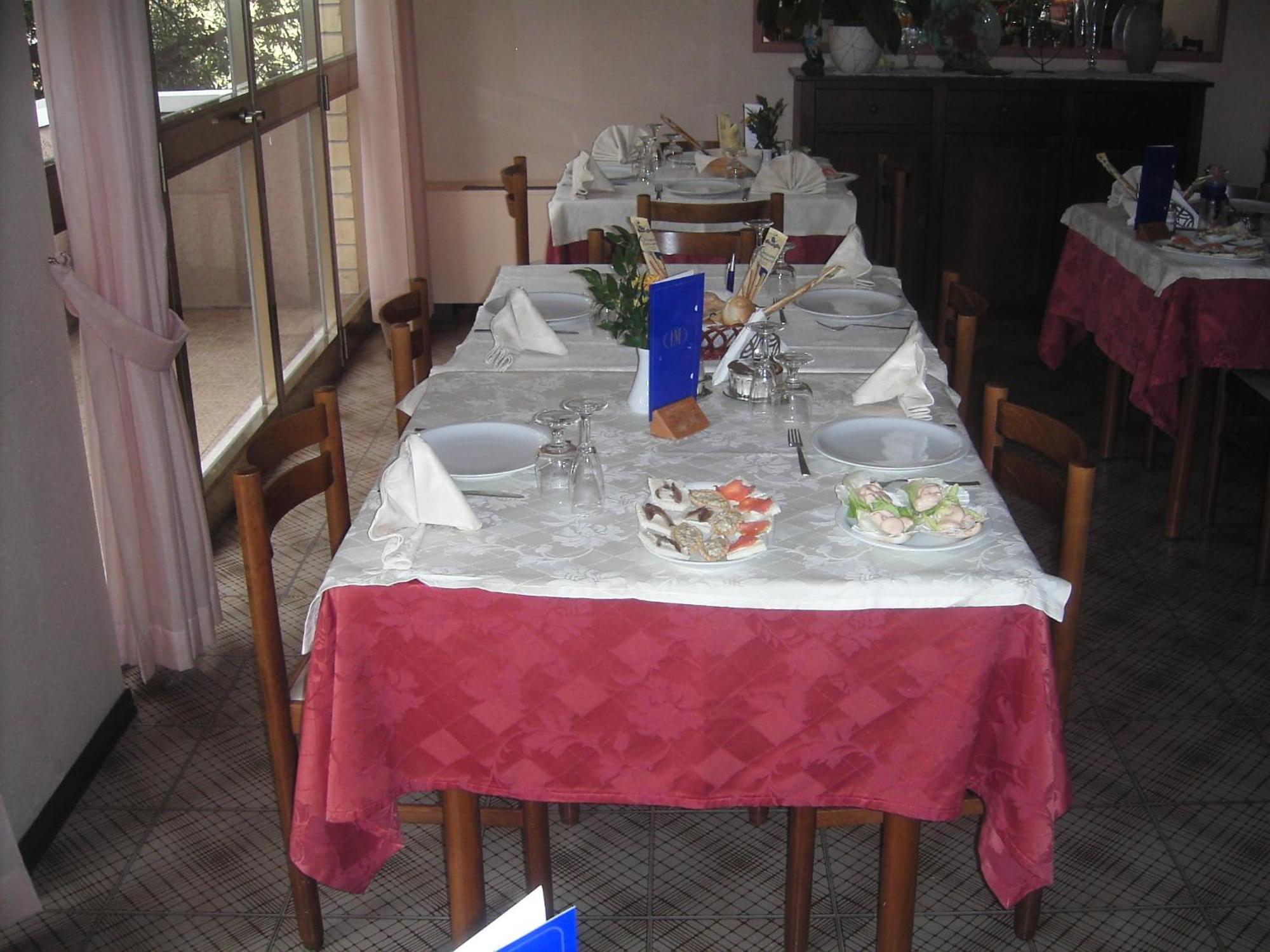 Hotel Marselli Rimini Bagian luar foto