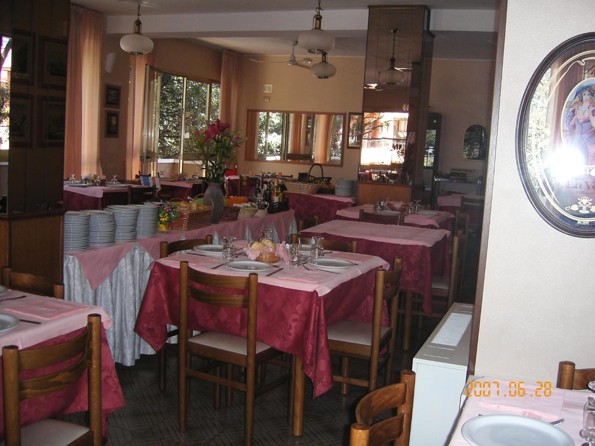 Hotel Marselli Rimini Bagian luar foto