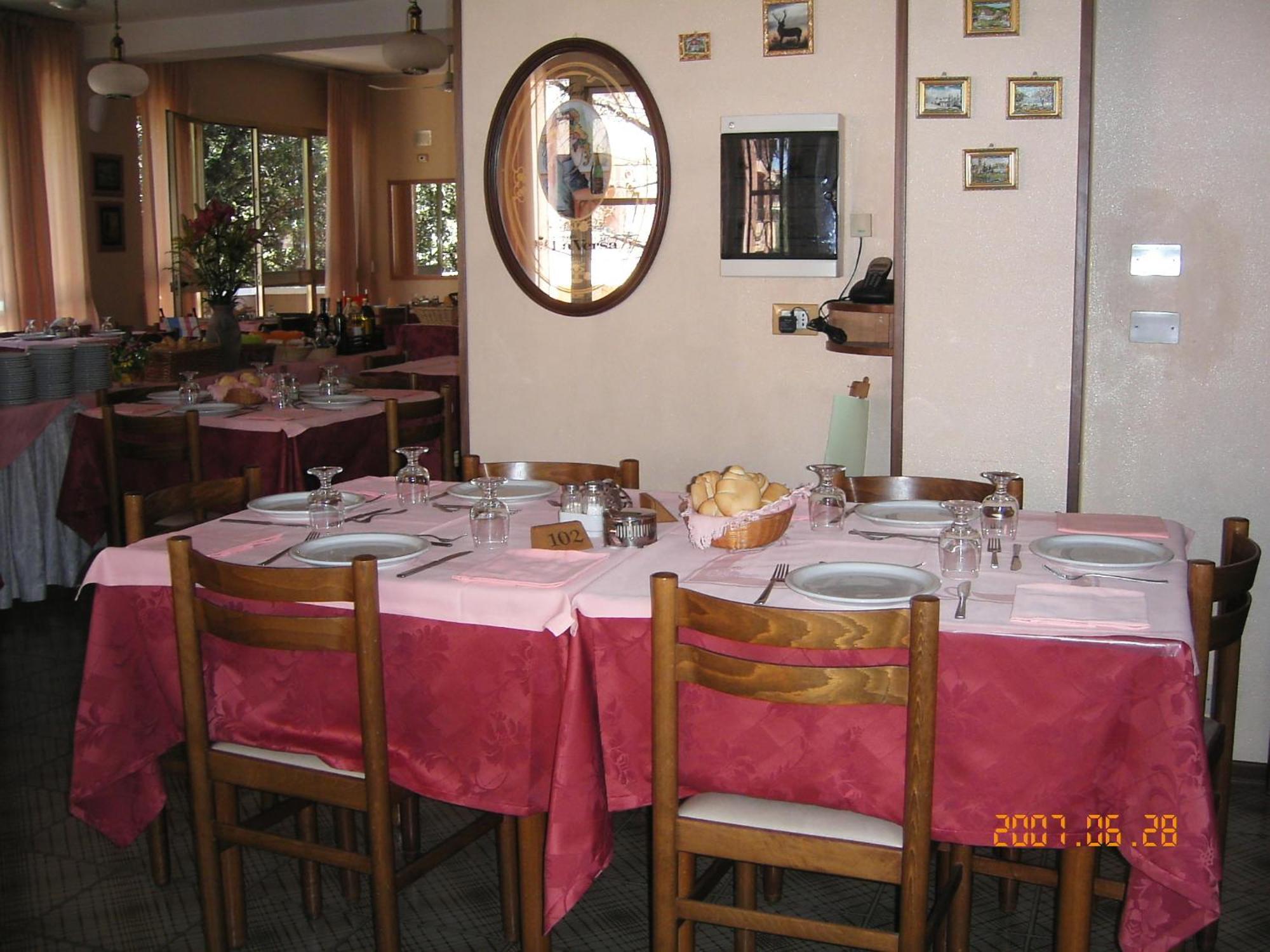 Hotel Marselli Rimini Bagian luar foto