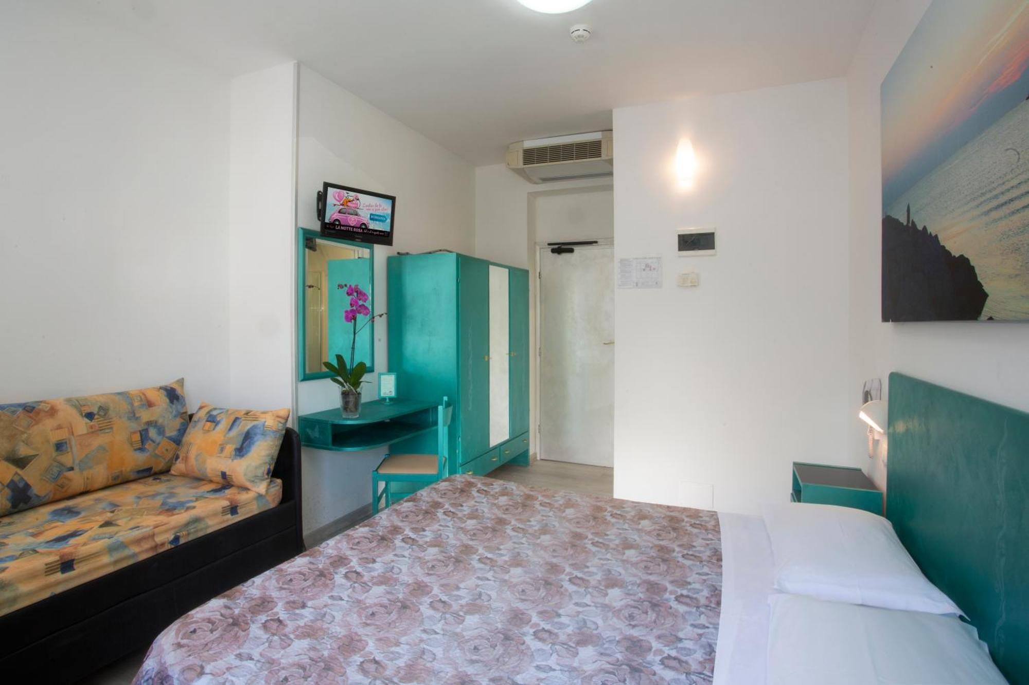 Hotel Marselli Rimini Bagian luar foto