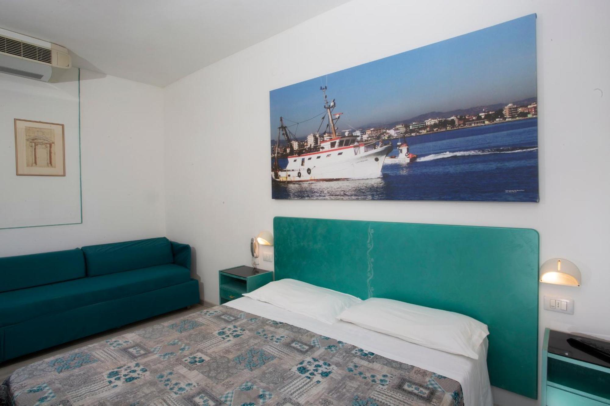 Hotel Marselli Rimini Bagian luar foto