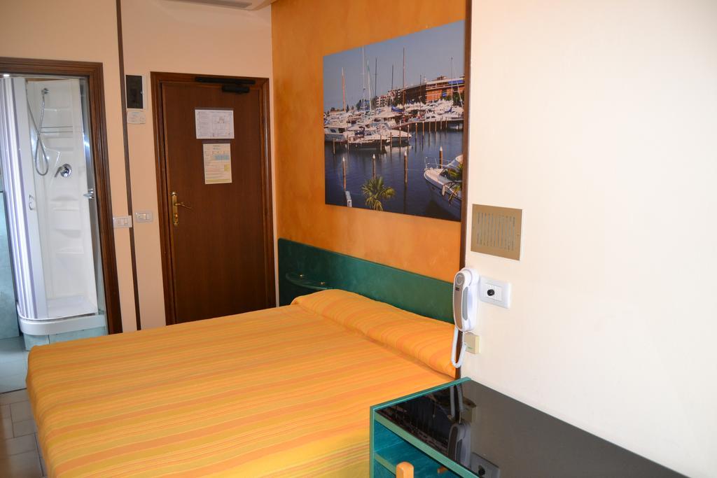 Hotel Marselli Rimini Bagian luar foto