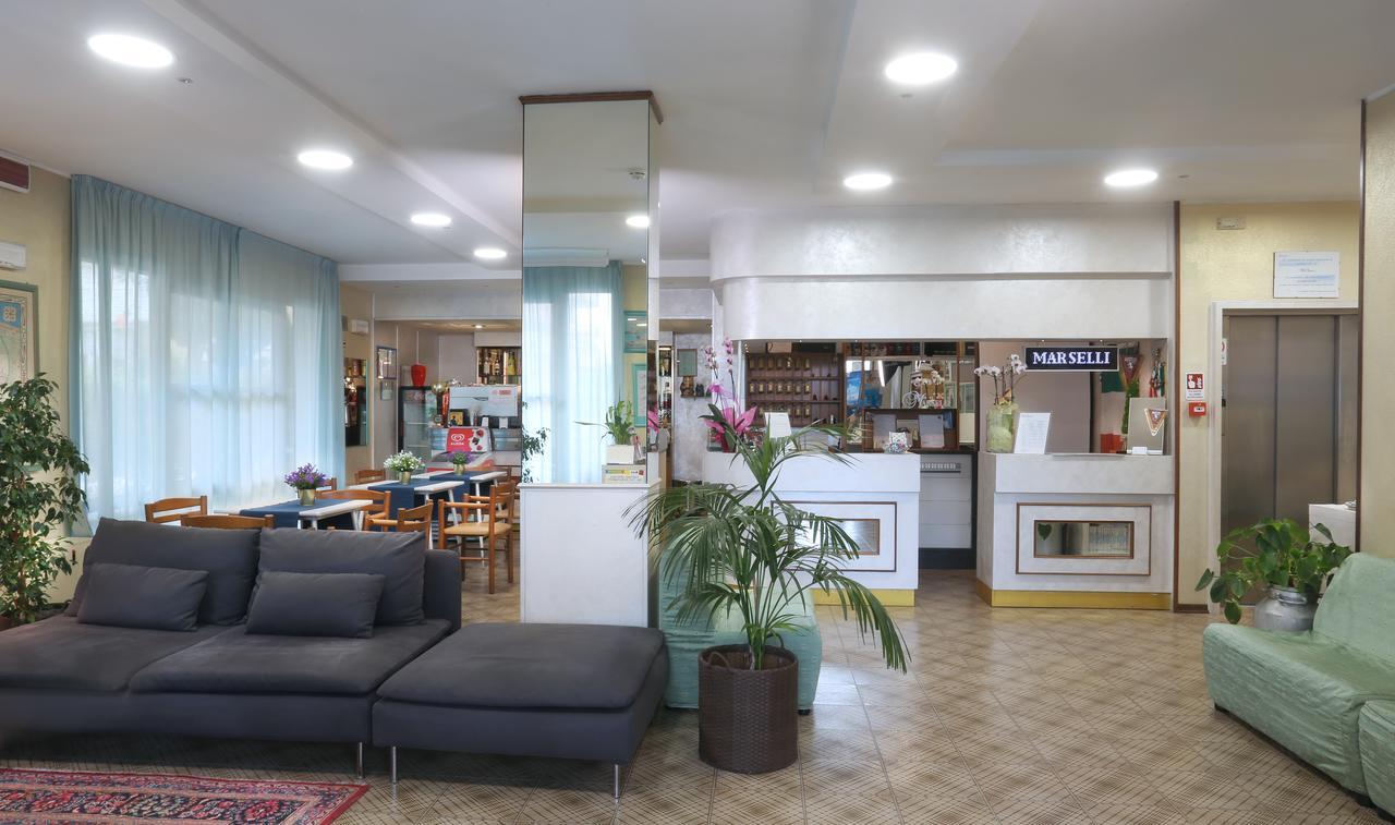 Hotel Marselli Rimini Bagian luar foto