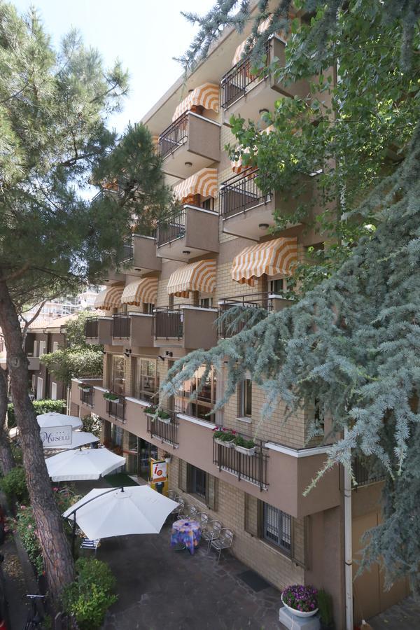 Hotel Marselli Rimini Bagian luar foto