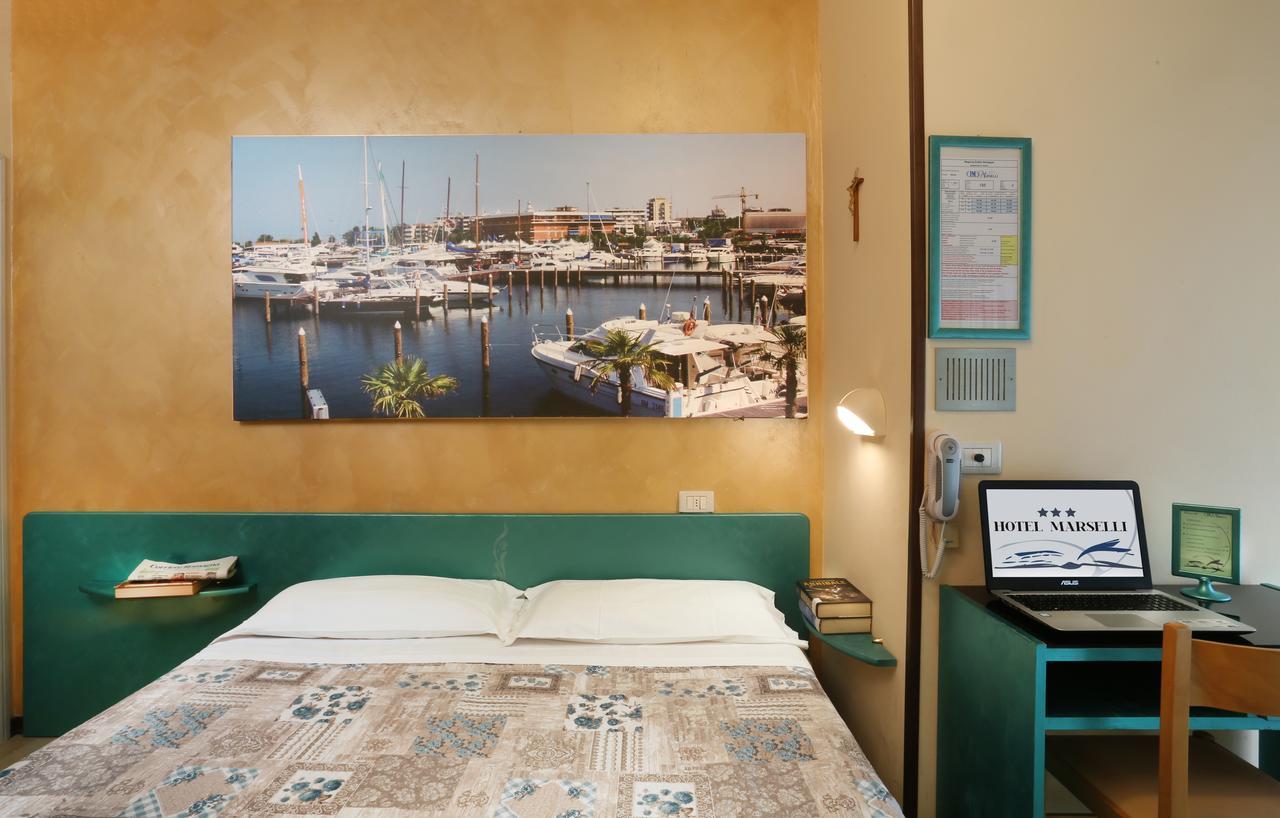 Hotel Marselli Rimini Bagian luar foto